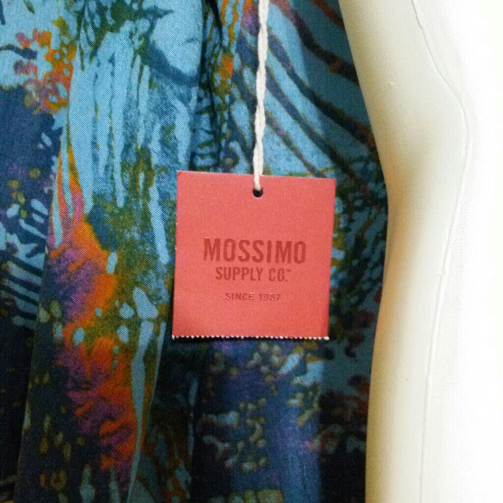 MOSSIMO • Cropped abstract tank NWT!! (L & 2XL) - Picture 4 of 5